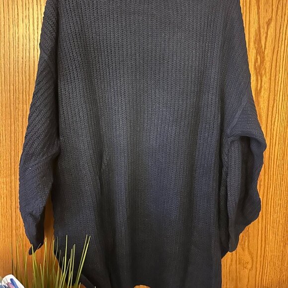 NWT American Eagle Women's Sweater Navy size- MEDIUM - Picture 4 of 4